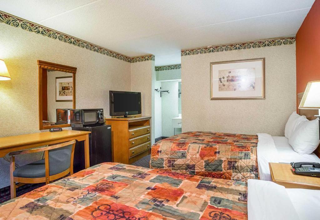 Rodeway Inn & Suites Tupelo Exterior foto